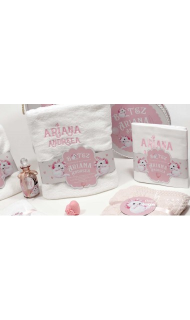 Trusou de botez roz brodat inspirat din desenul animat Pisicile Aristocrate cu pisica Marie 19